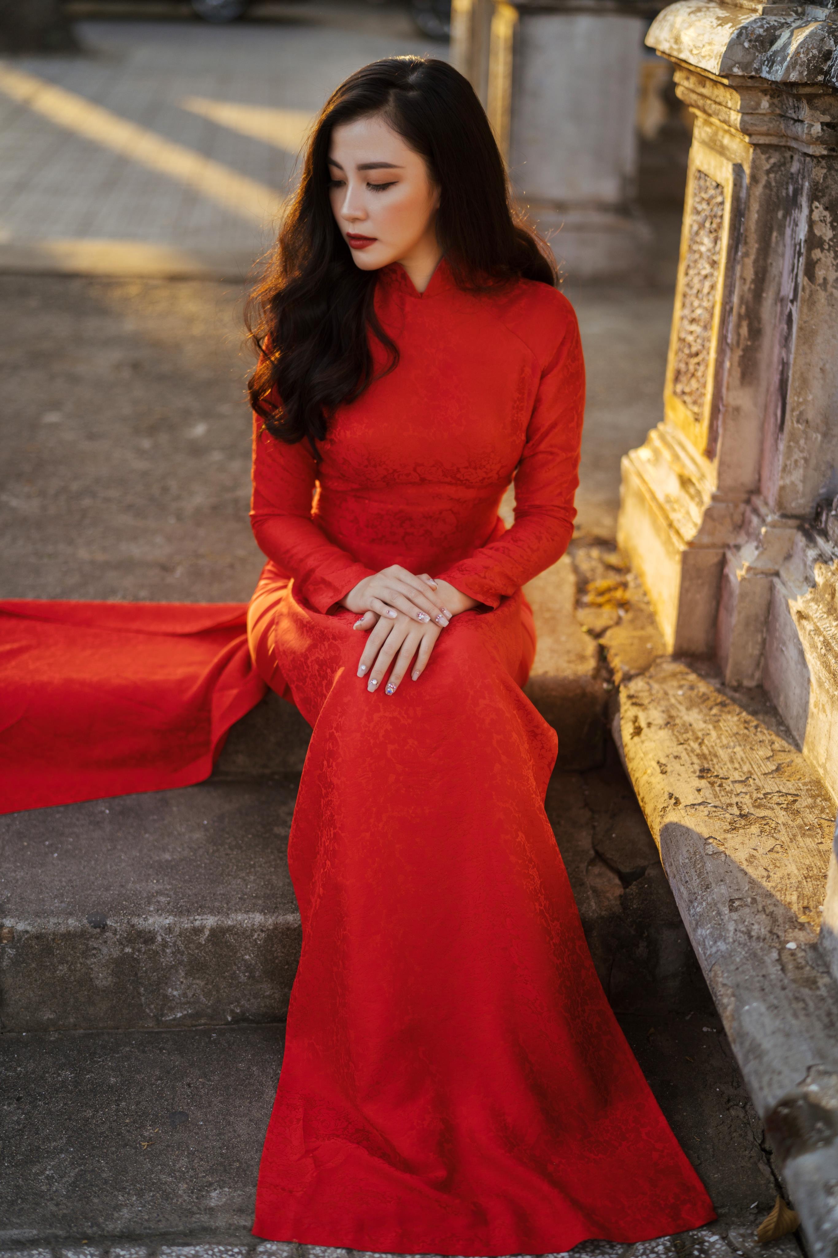 Red Dress Tung